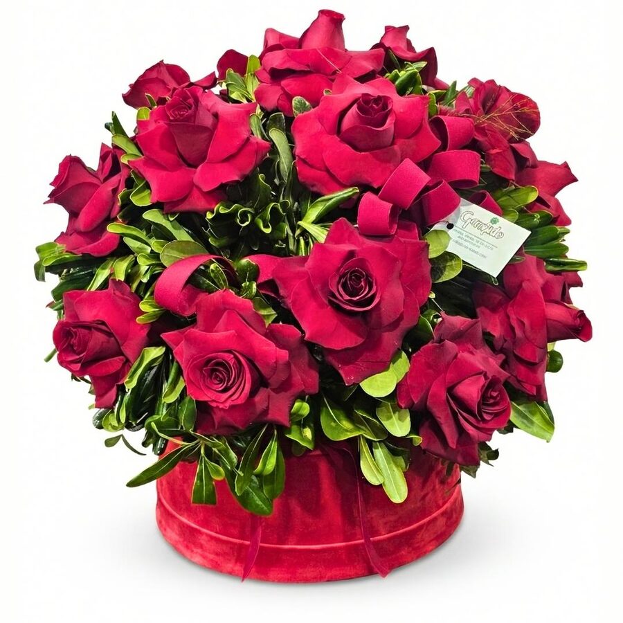 Composizione di rose rosse in scatola elegante Gargiulo Fiori